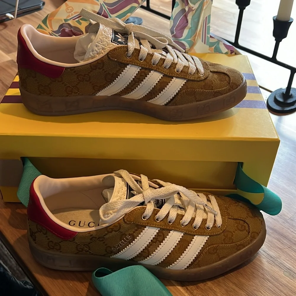 Gucci Women's Sneakers in Brown and White - Picture 3 of 12